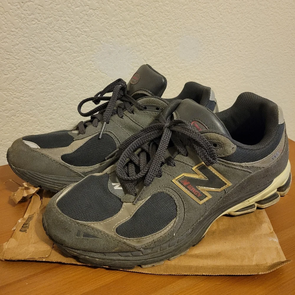 New Balance 2002r - Picture 1 of 6